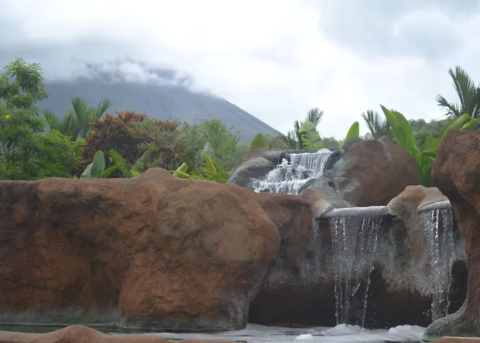 Volcano Lodge, Hotel & Thermal Experience